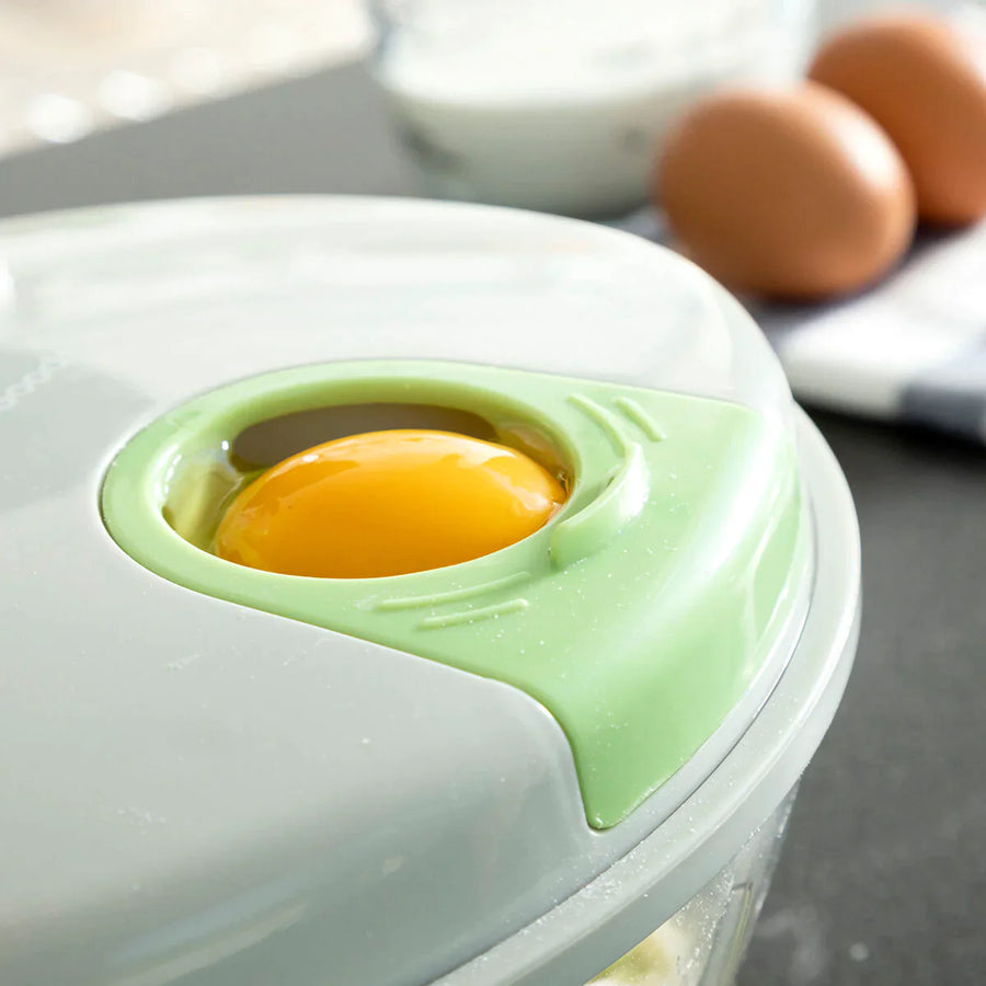 CulinaryGenie™ - Ein einziges Gerät, das Eier schleudert, hackt, mischt und trennt.